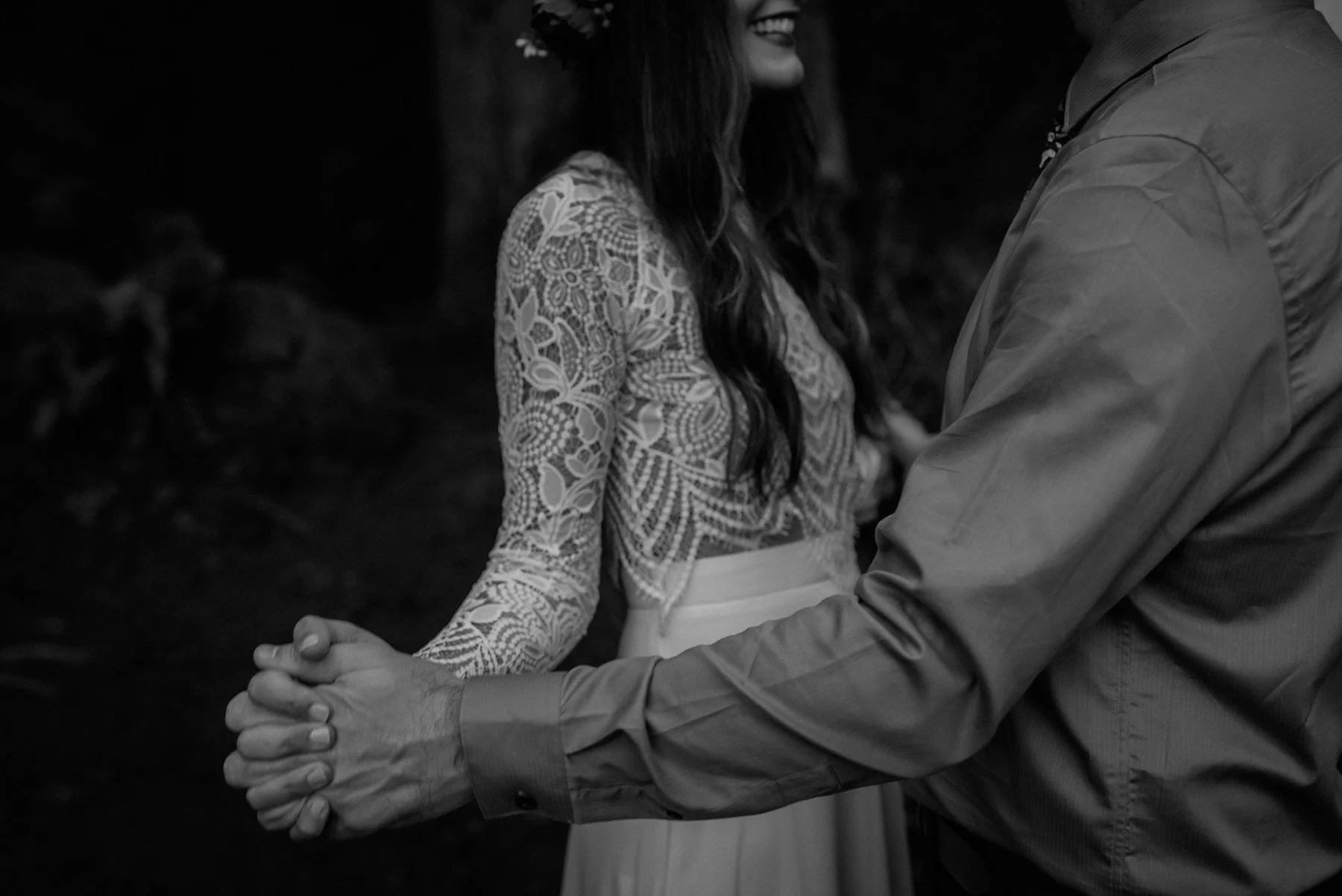 wahclella-falls-elopement-wedding_0017.jpg