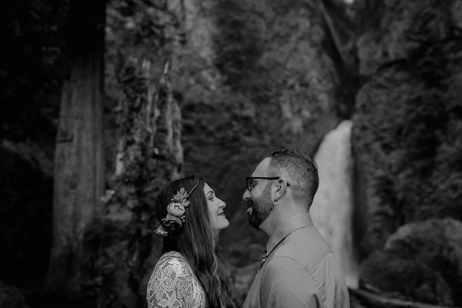 wahclella-falls-elopement-wedding_0019.jpg