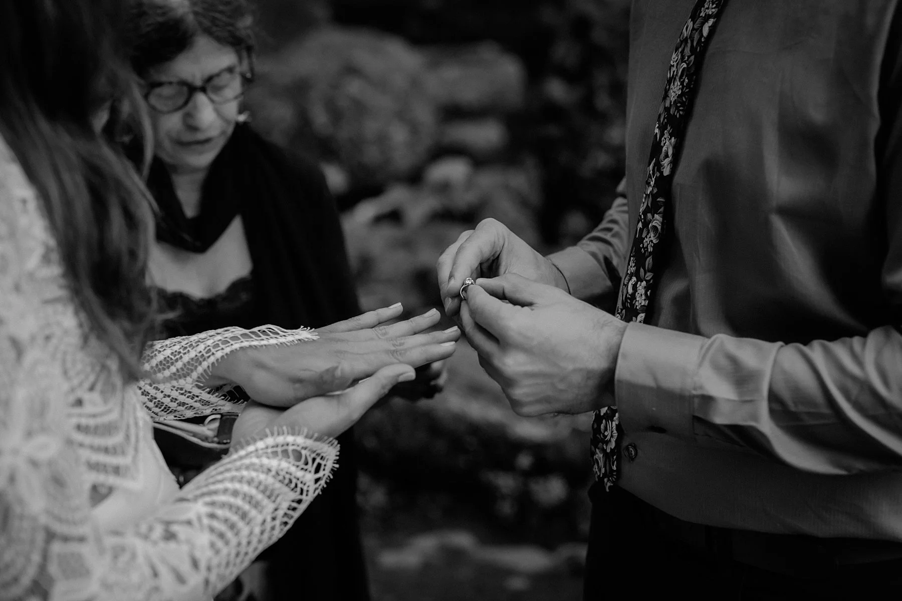 wahclella-falls-elopement-wedding_0028.jpg