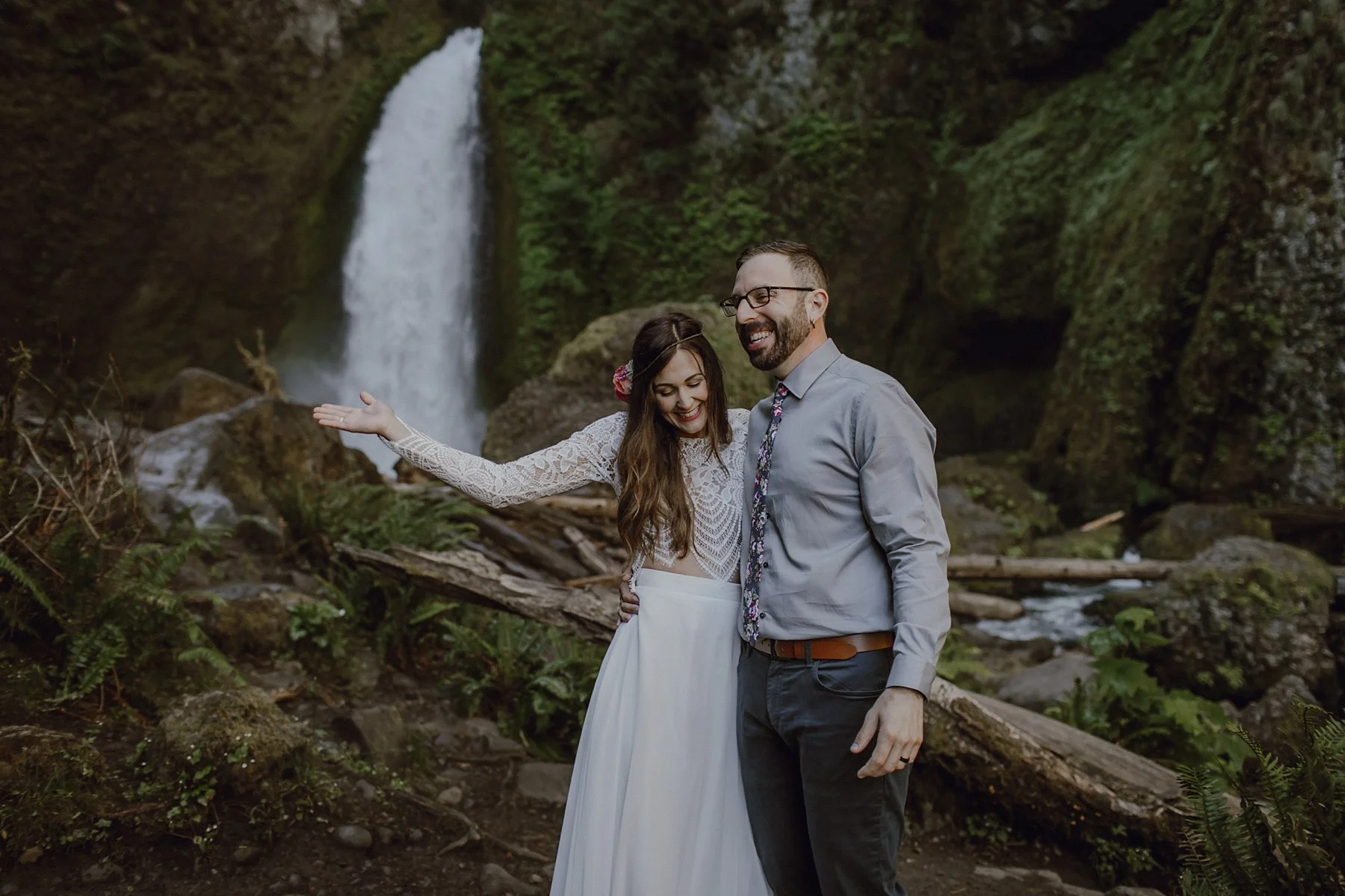 wahclella-falls-elopement-wedding_0032.jpg