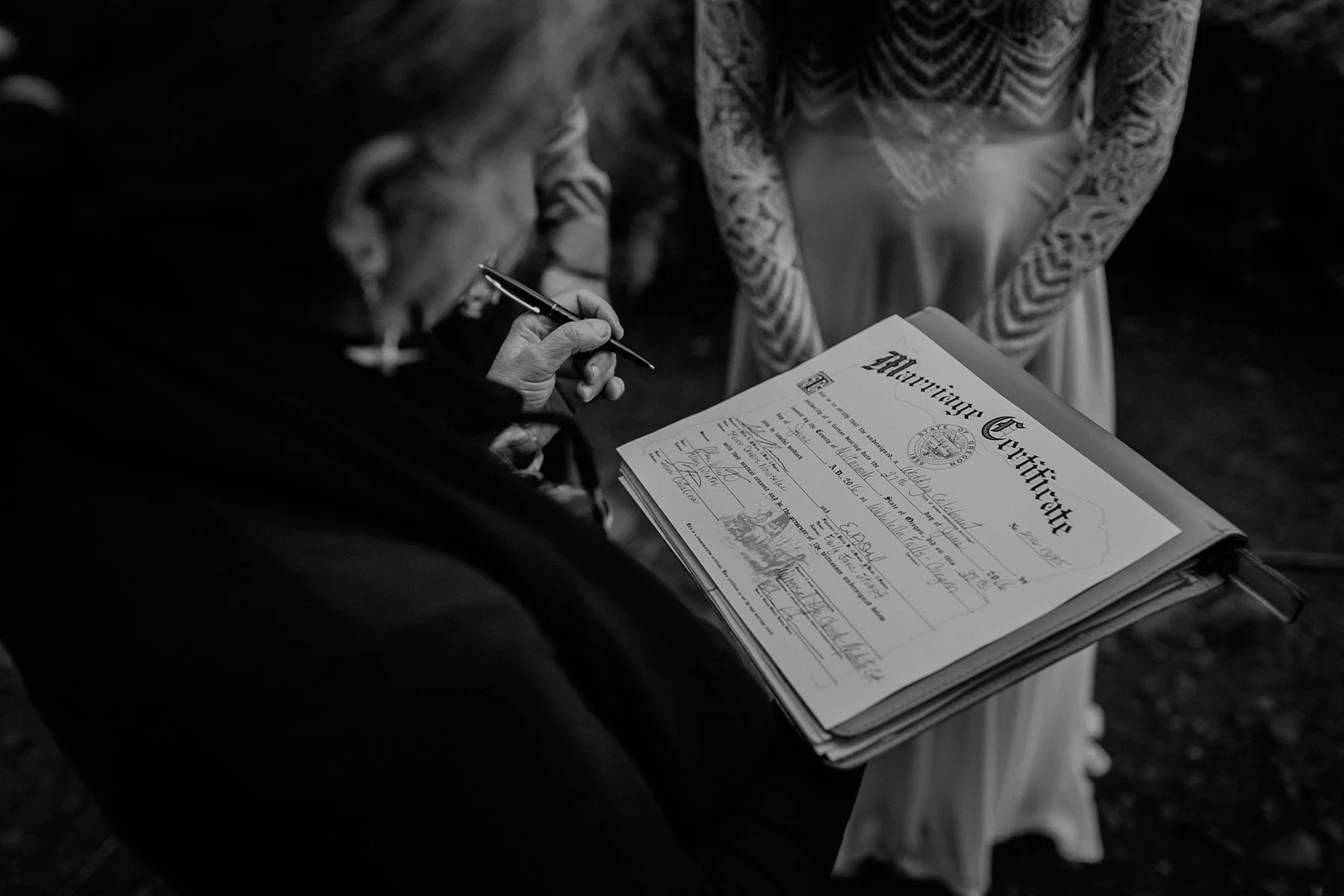 wahclella-falls-elopement-wedding_0034.jpg
