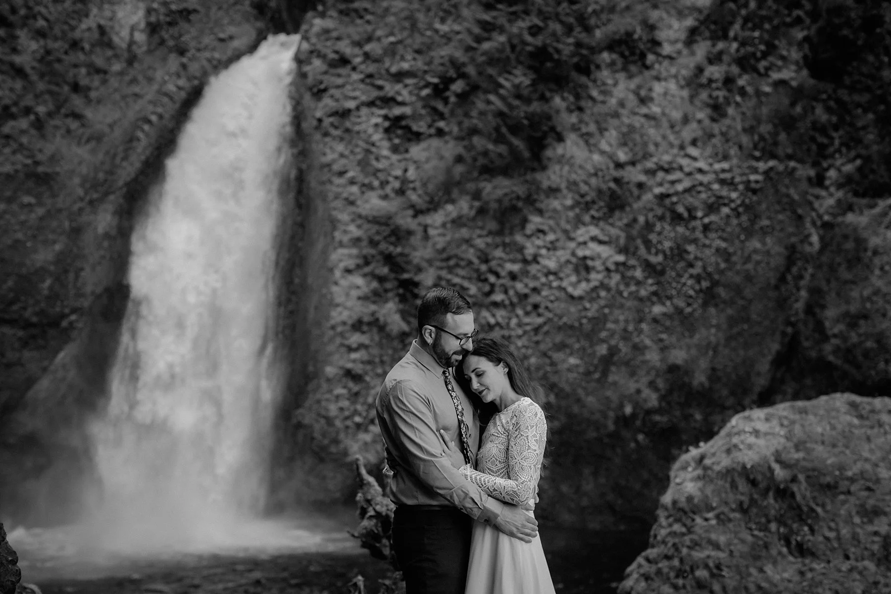 wahclella-falls-elopement-wedding_0043.jpg