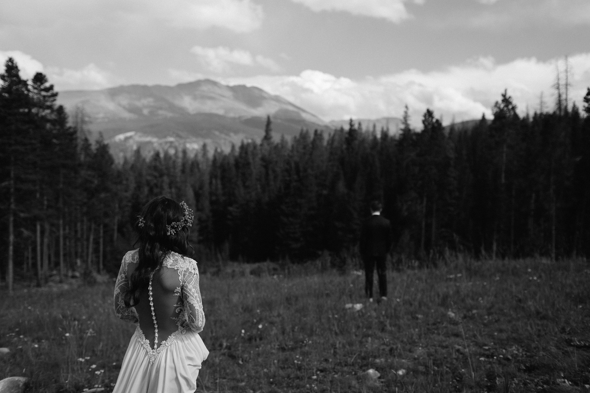 A mountain first look for a wedding in Breckenridge, CO 