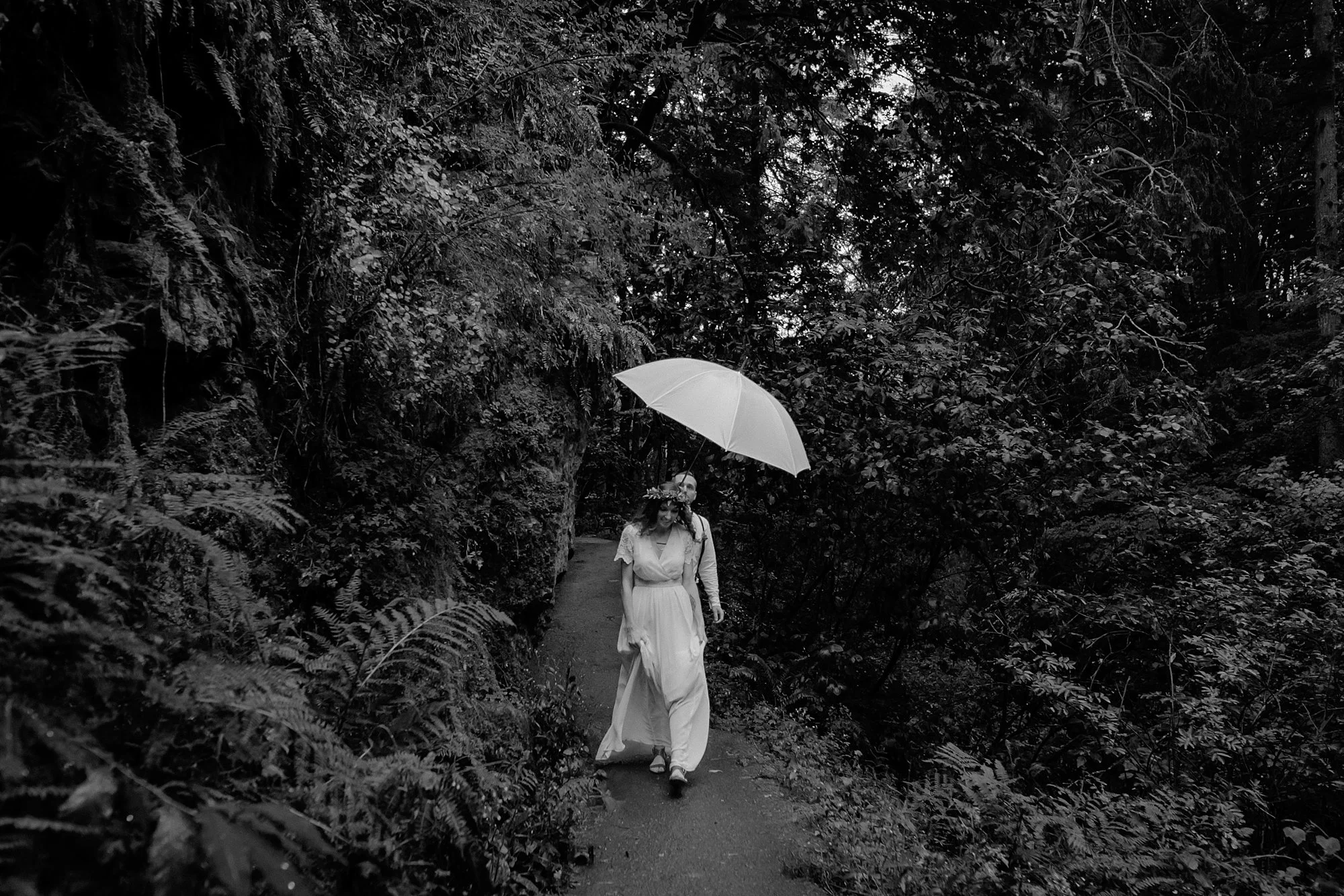 oregon-waterfall-elopement-wedding_0012.jpg