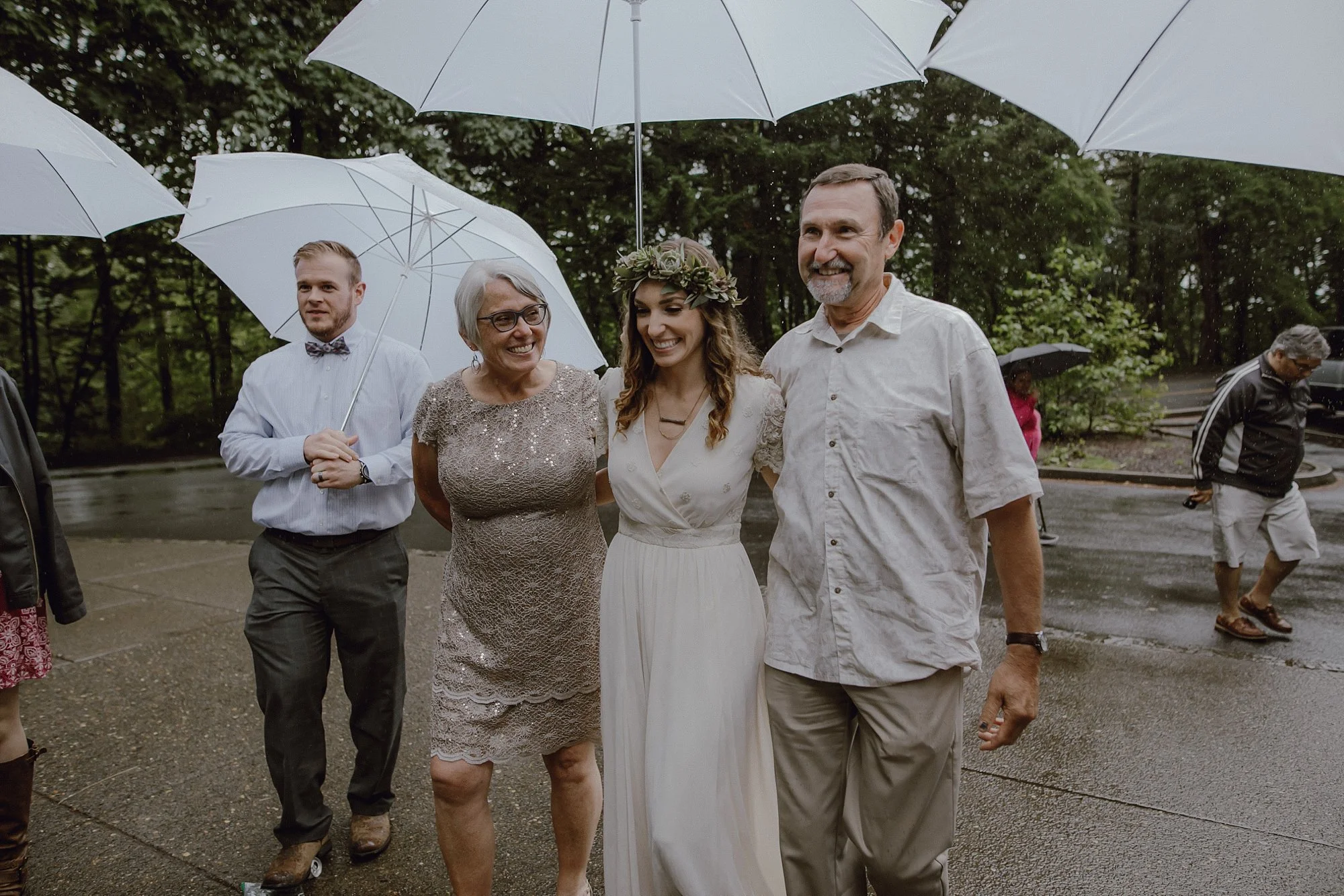 oregon-waterfall-elopement-wedding_0013.jpg