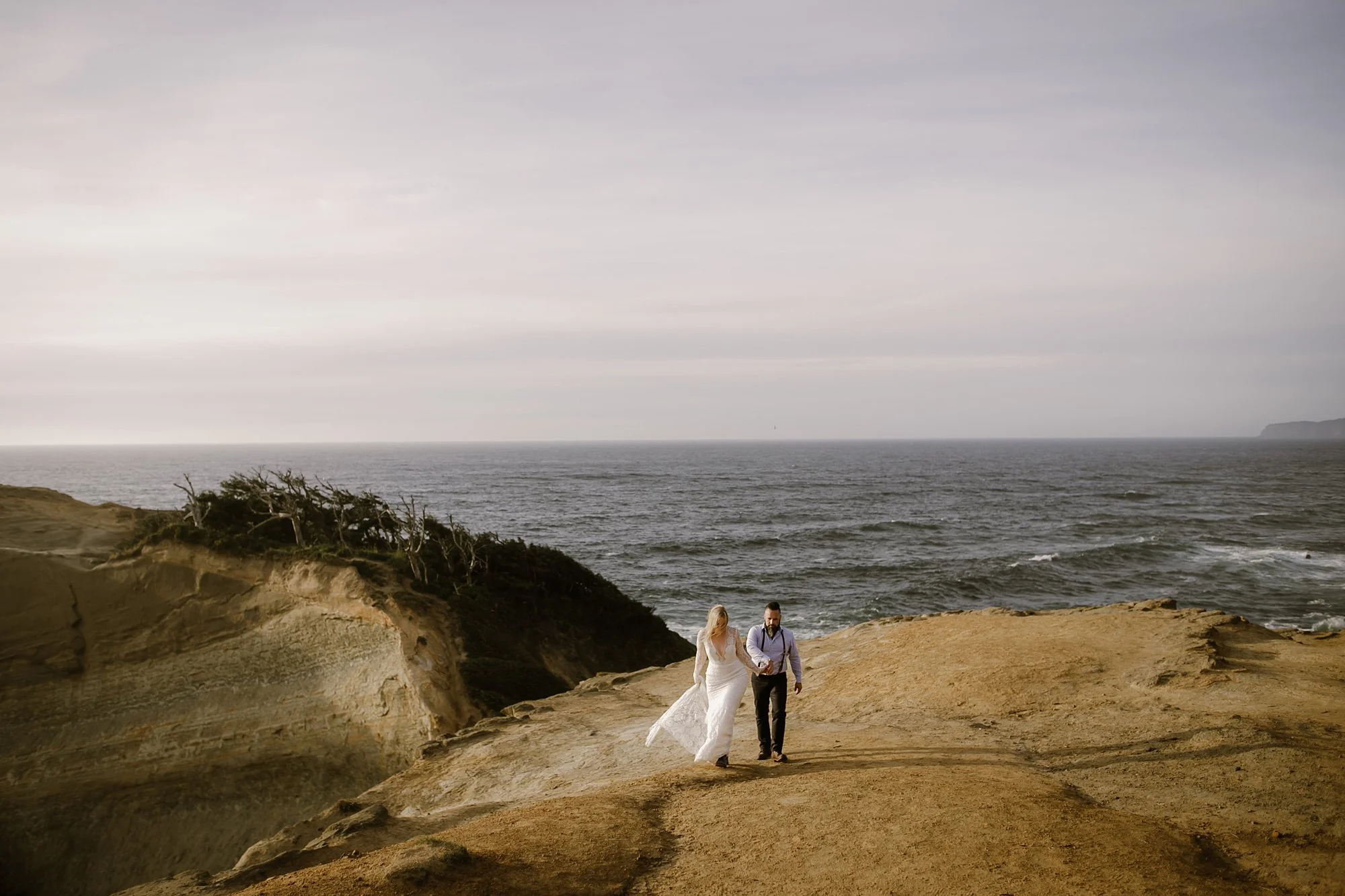 cape-kiwanda-elopement-wedding_0029.jpg