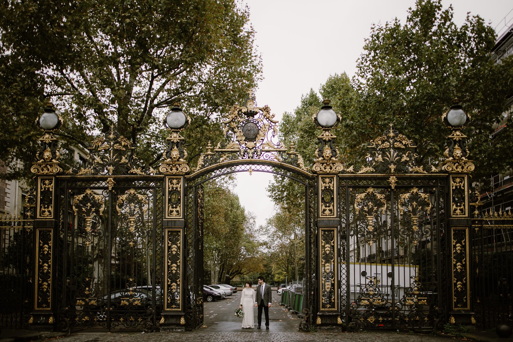 Wedding photos at Parc Monceau