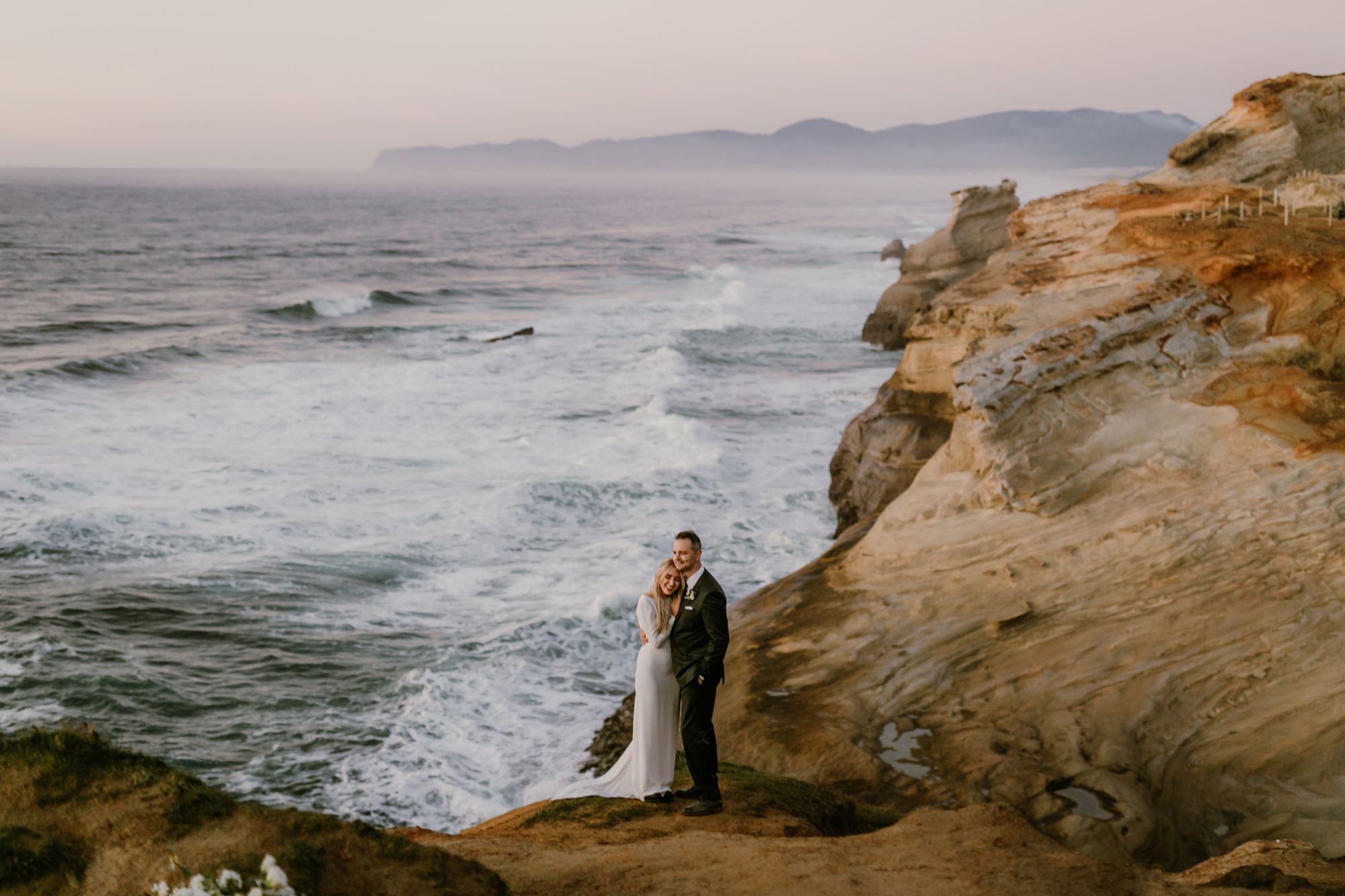 Amazing Oregon Coast views at an elopement