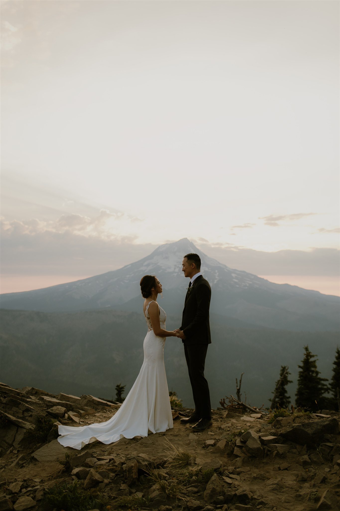 Mt Hood Elopement Guide