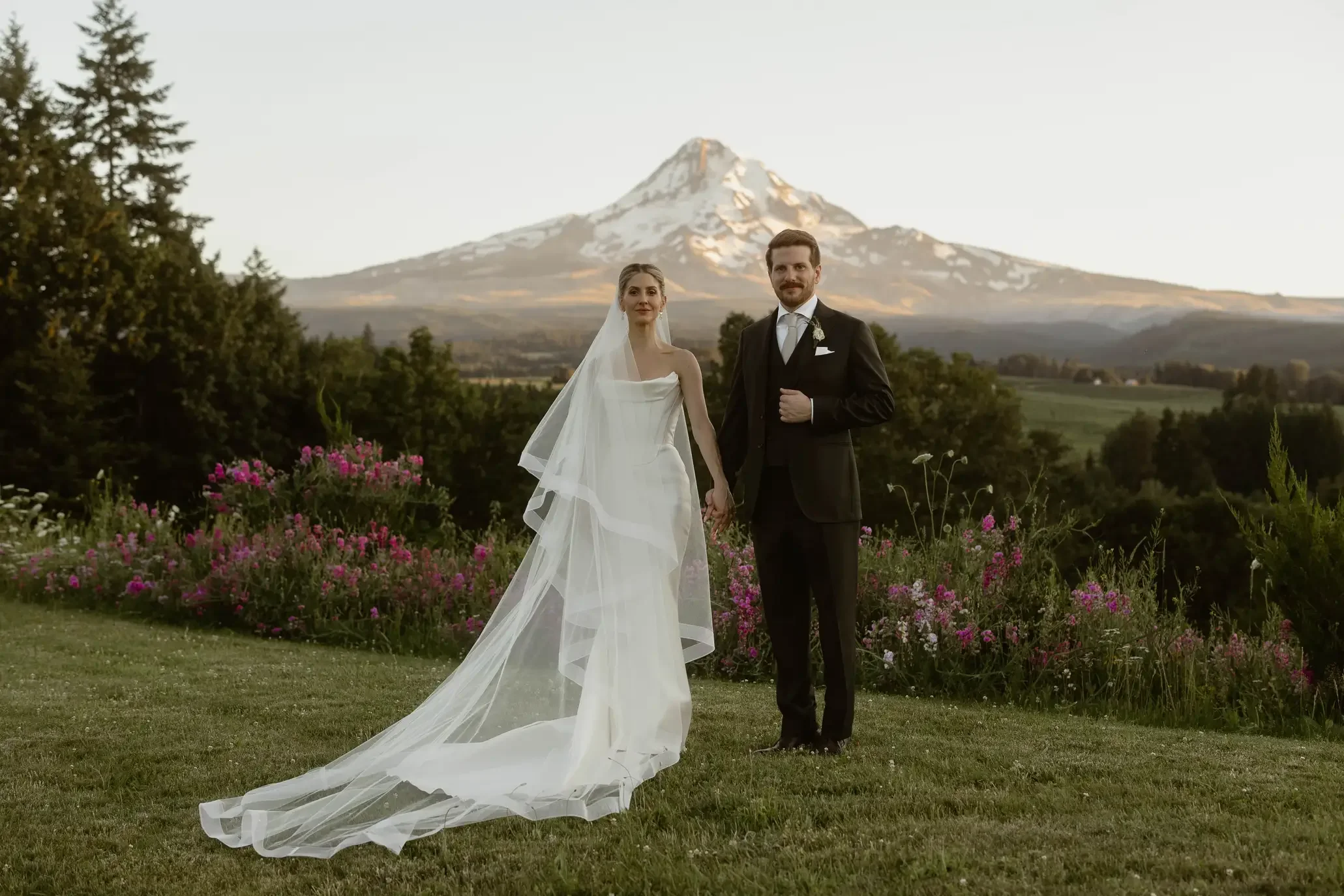 Luxury Wedding Photos in Oregon near Mt Hood