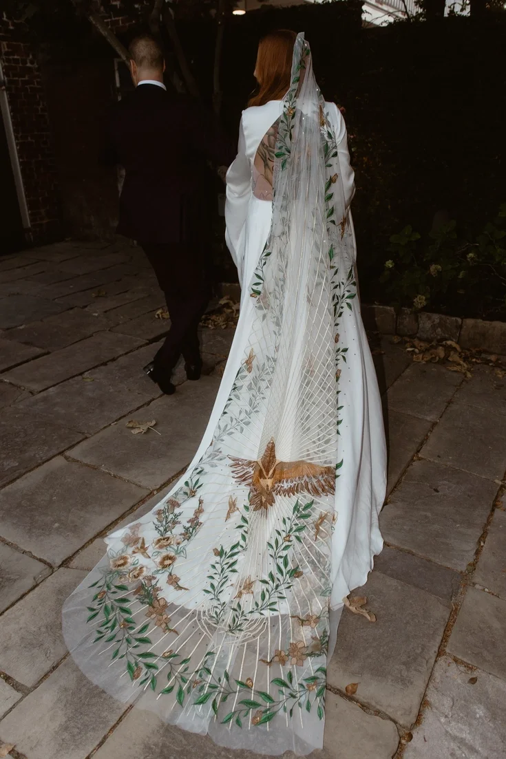 unique-wedding-photos-in-portland-oregon.webp