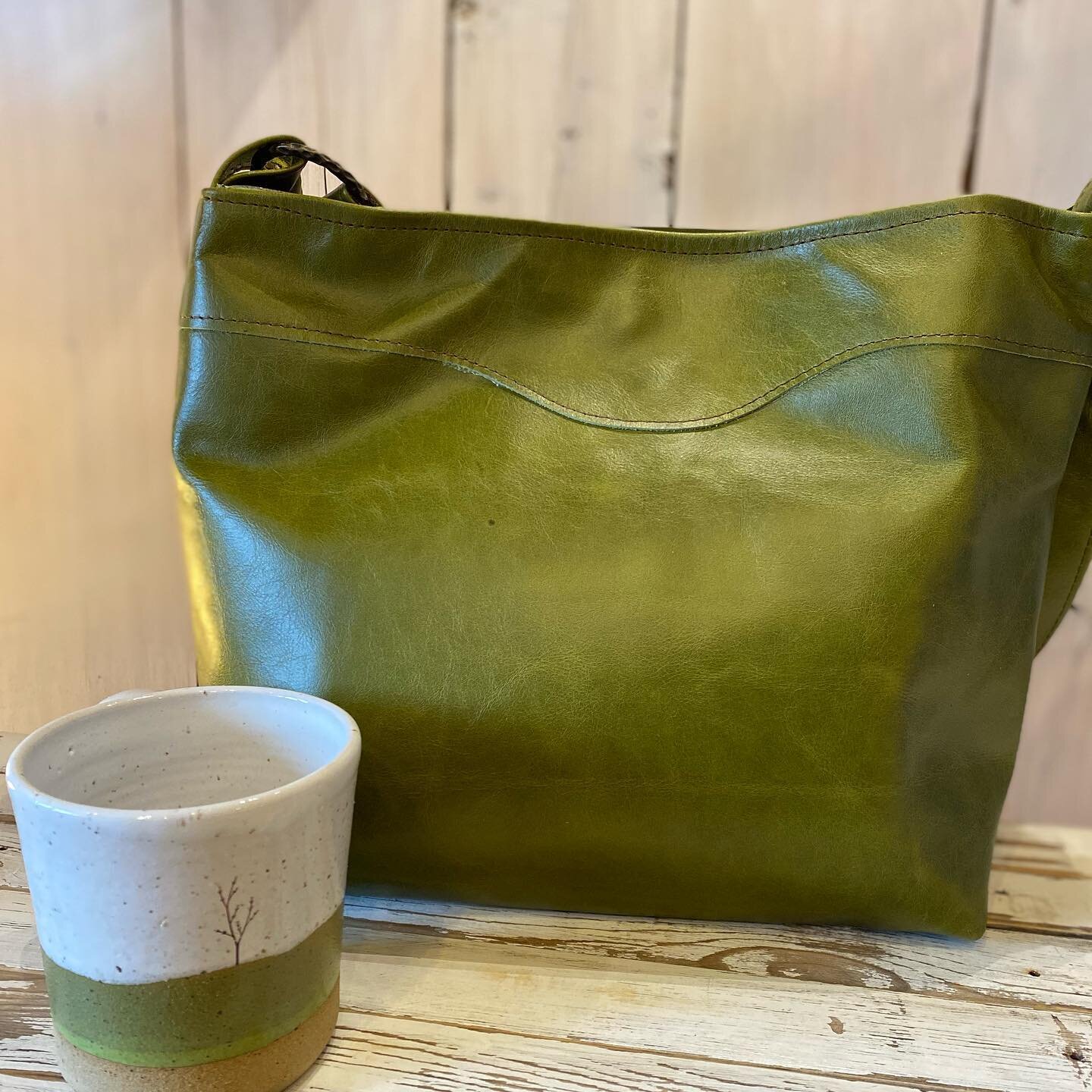 The #missy bag with an #alannahugespottery mug @riversidestudios