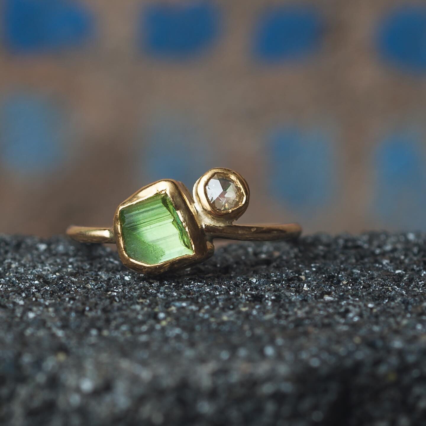 Does this Rose Cut Diamond and Tourmaline Gold Ring fit you? Come try it on.&nbsp;&nbsp;Made by shop co-owner Sondrea @sondrealarsen 💍
#tourmaline #rosecutdiamond #gemstone #goldring #gold #goldjewelry #goldsmithing #tahoeartist #handmadejewelry #ha