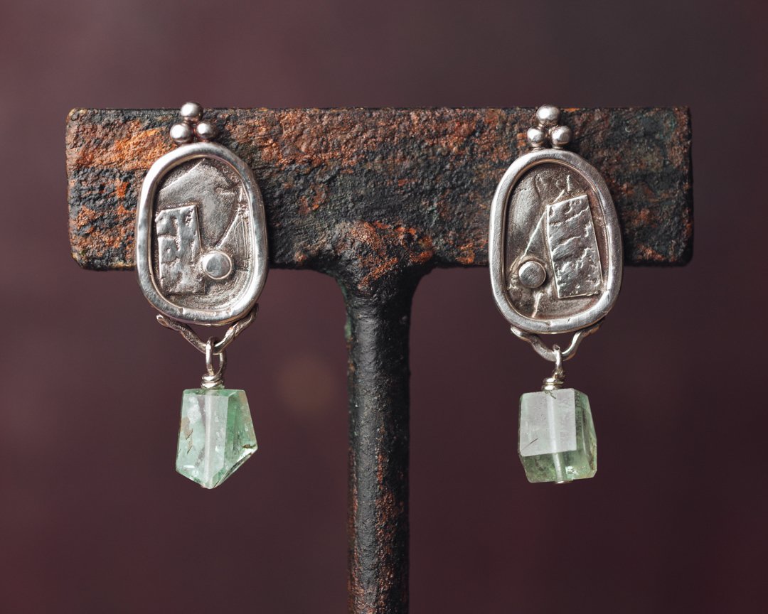 Emerald Earrings with Fine and Sterling Silver crafted by Mary @buchanjewelry 

-Fix It Friday from 12 to 6pm

Have a broken silver or gold chain? Bring it into the shop and Mary @buchanjewelry will turn them into something new! $20 flat rate for us 