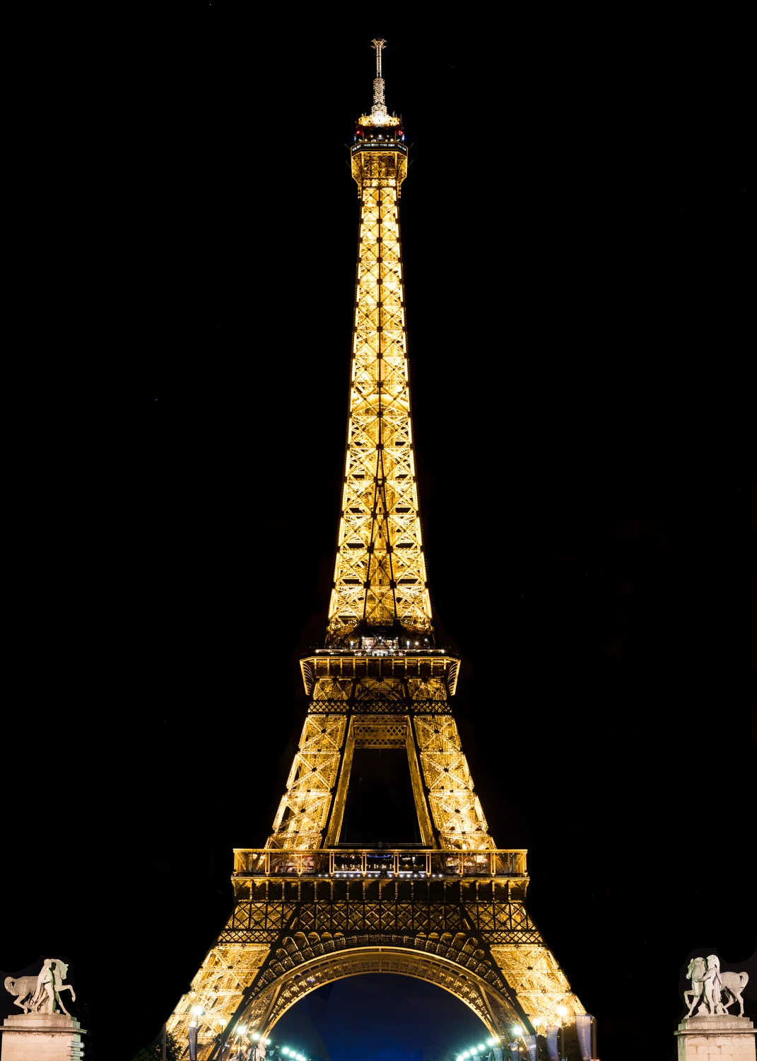 Eiffel tower - Another perspective