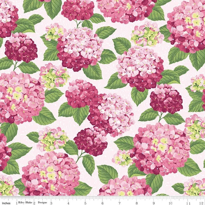 Riley Blake Designs: Hydrangeas in the Garden Main Pink Pearl Metallic by Jennifer Bosworth (CPL16830-PINK)