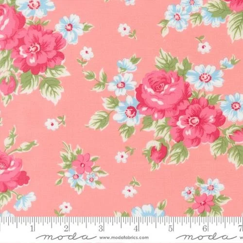 Moda: A Cat Name Stitch Blooming Florals Cabbage Rose Blush by Camille Roskelley (55340 17)