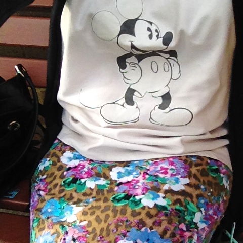 Started out the day with this self-made mouse t-shirt and a excitingly cheap mini-skirt from Target. But the mouse didnt look cheap enough so...