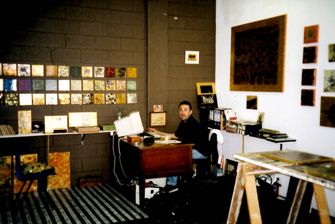 Foveaux St Surry Hills studio The computer wasn't plugged in but impressed everyone: "oh! you have a computer! " Ahh, 1998, them dayzz