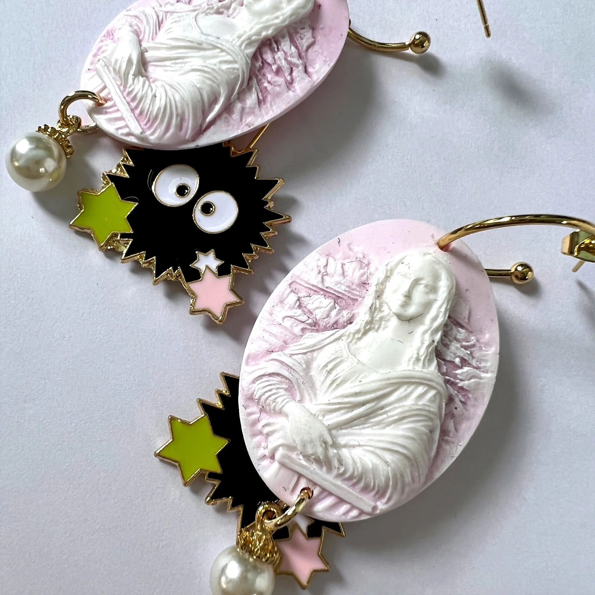 Kevin earrings! Pink and purple cameos