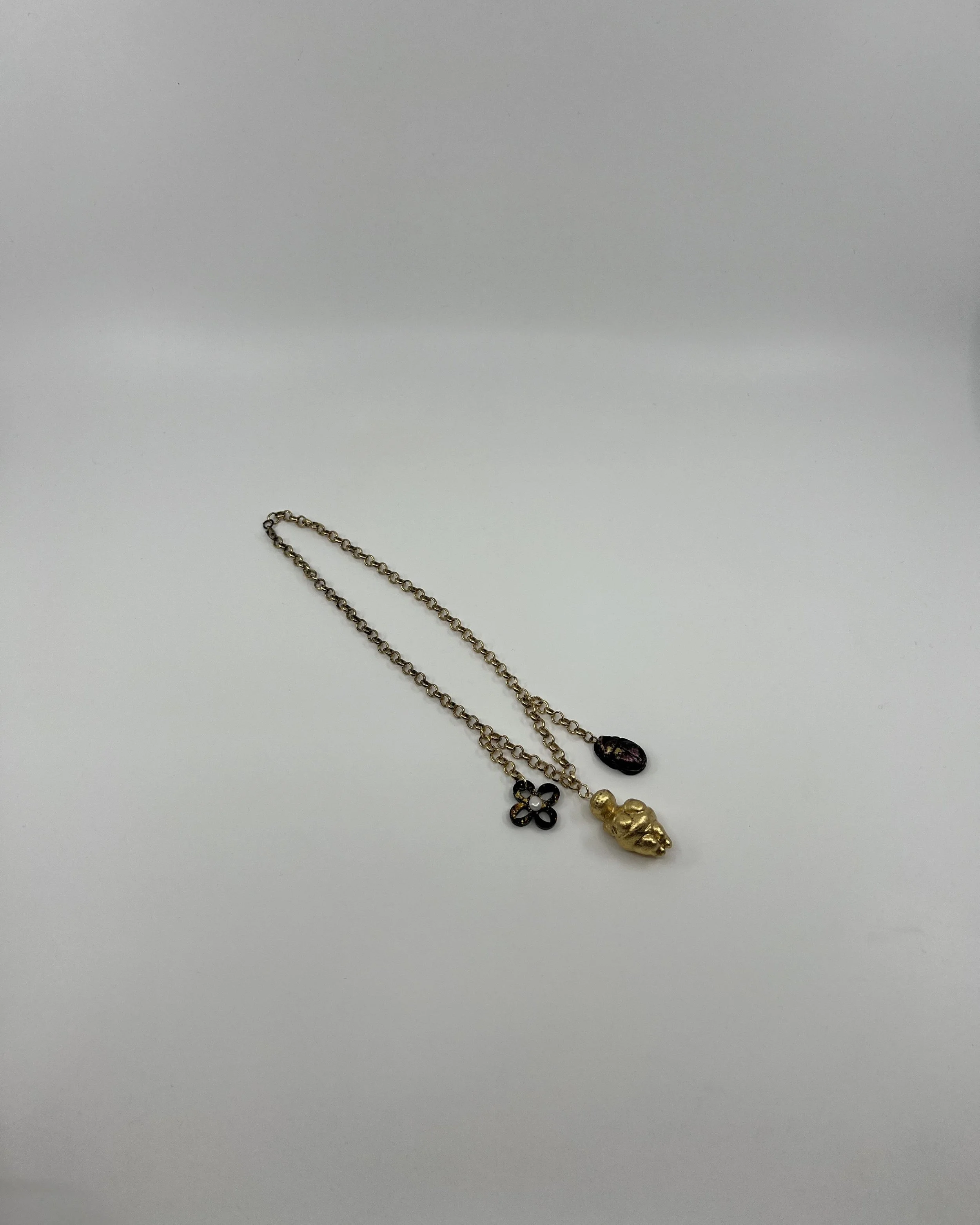 Rosie_Perl_venus-necklace4.3.jpg