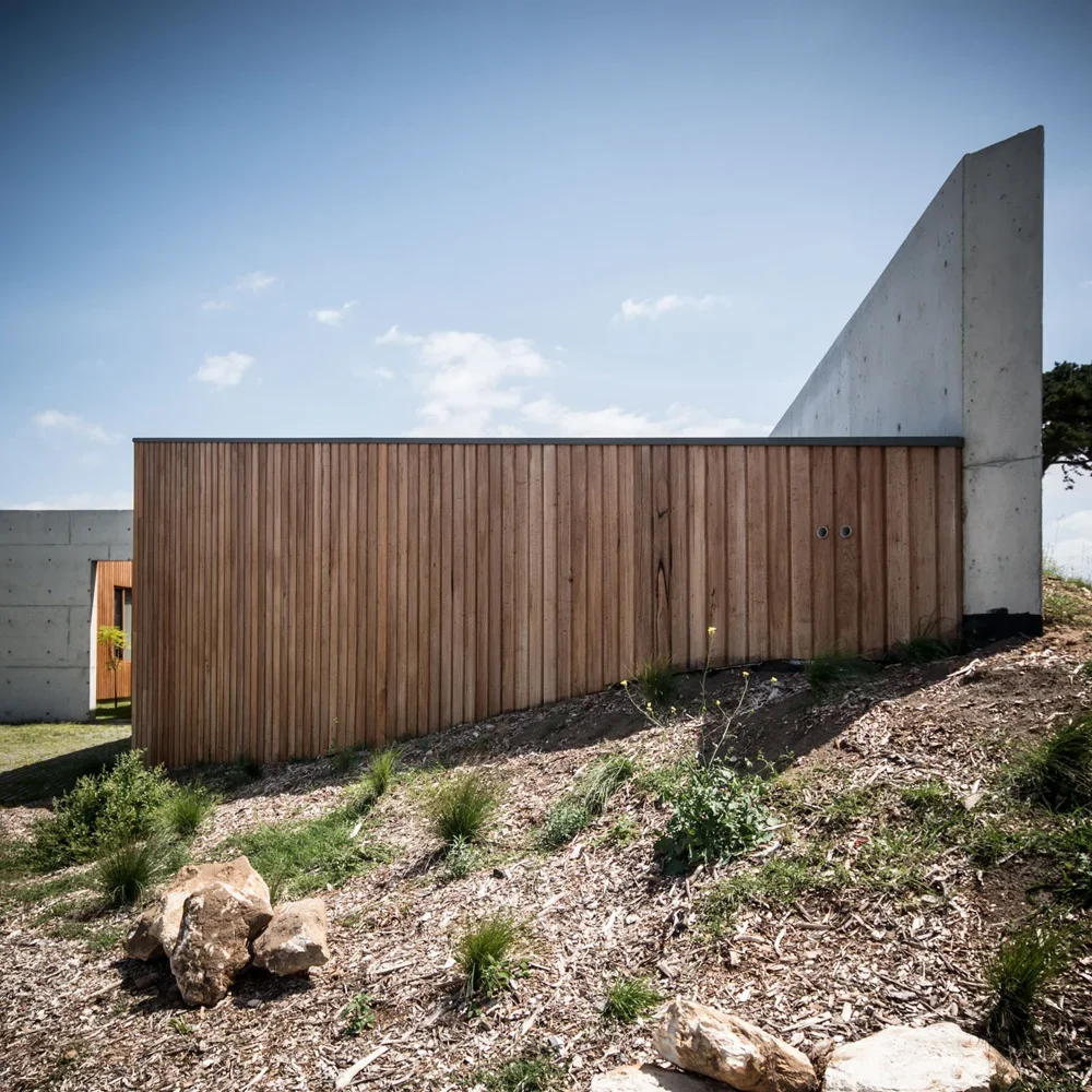 bank-concrete-house-1.webp