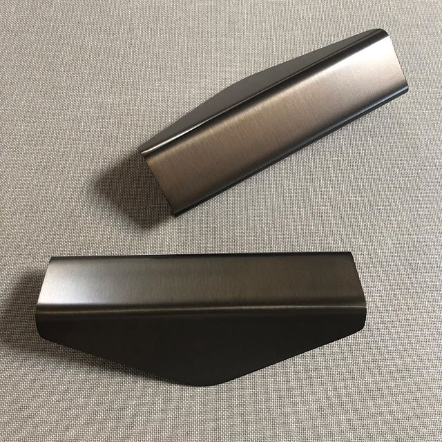 Our bronze finish is back after a brief hiatus #auhausproducts #auhausenvelopehandle