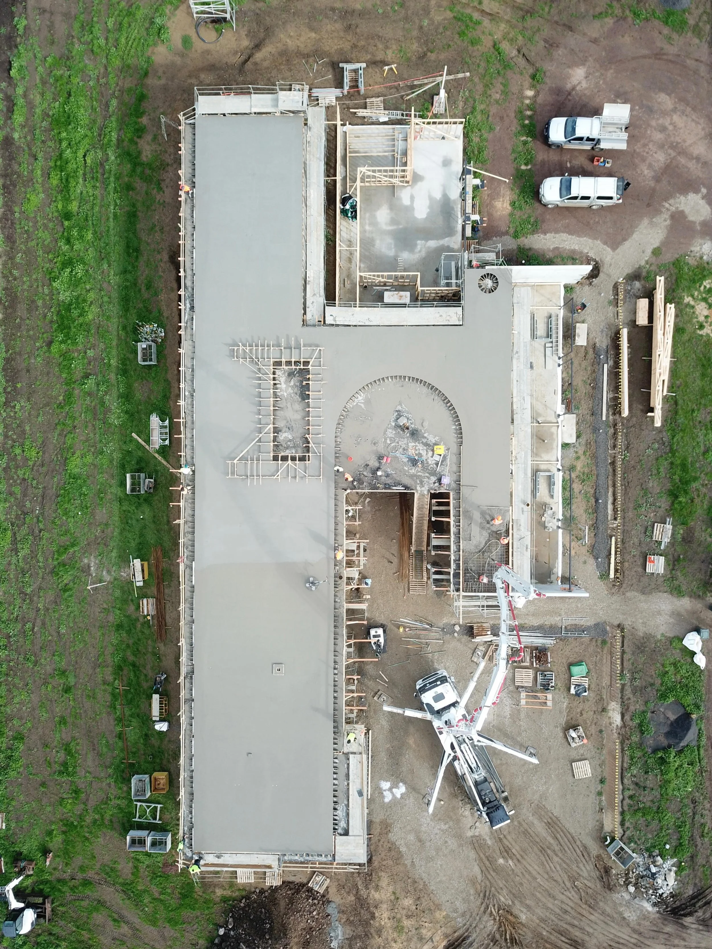 @auhaus Stonehaven house with @dwbuilds hit a huge milestone today with the concrete roof pour. @stone_haven_farm