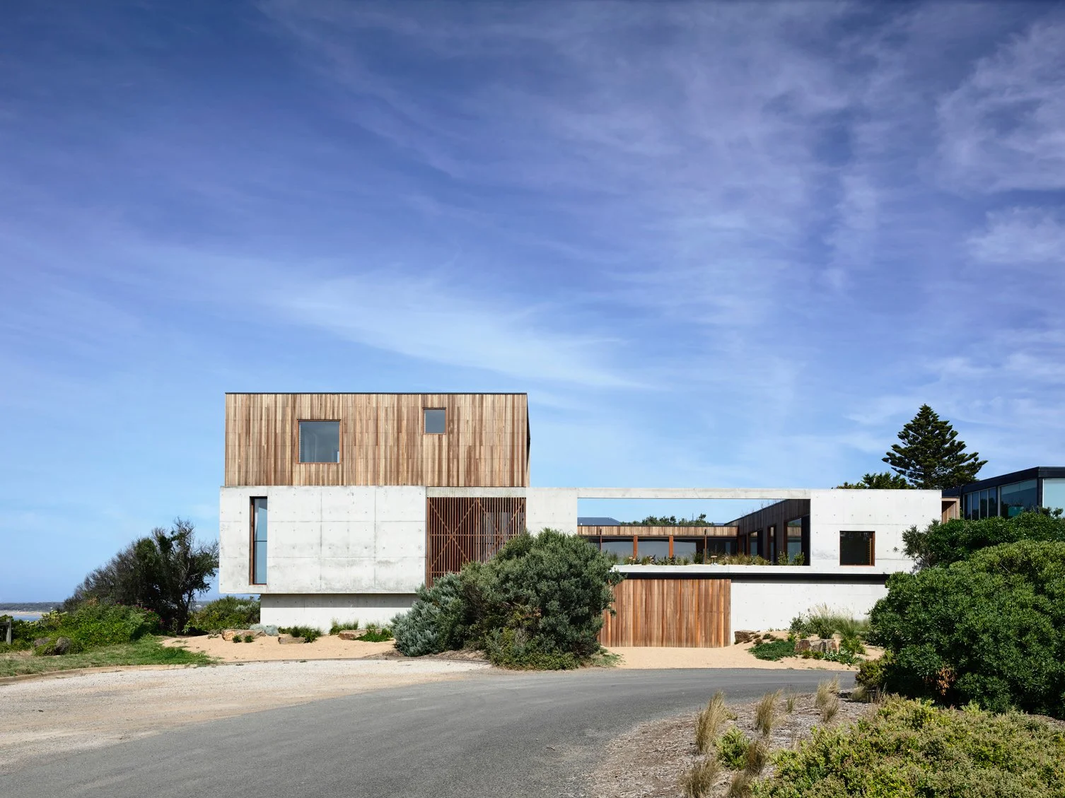 Rugged-Yet-Refined-Cliff-House-by-Auhaus-Architecture-Ocean-Grove-VIC-Australia-image-010.jpg