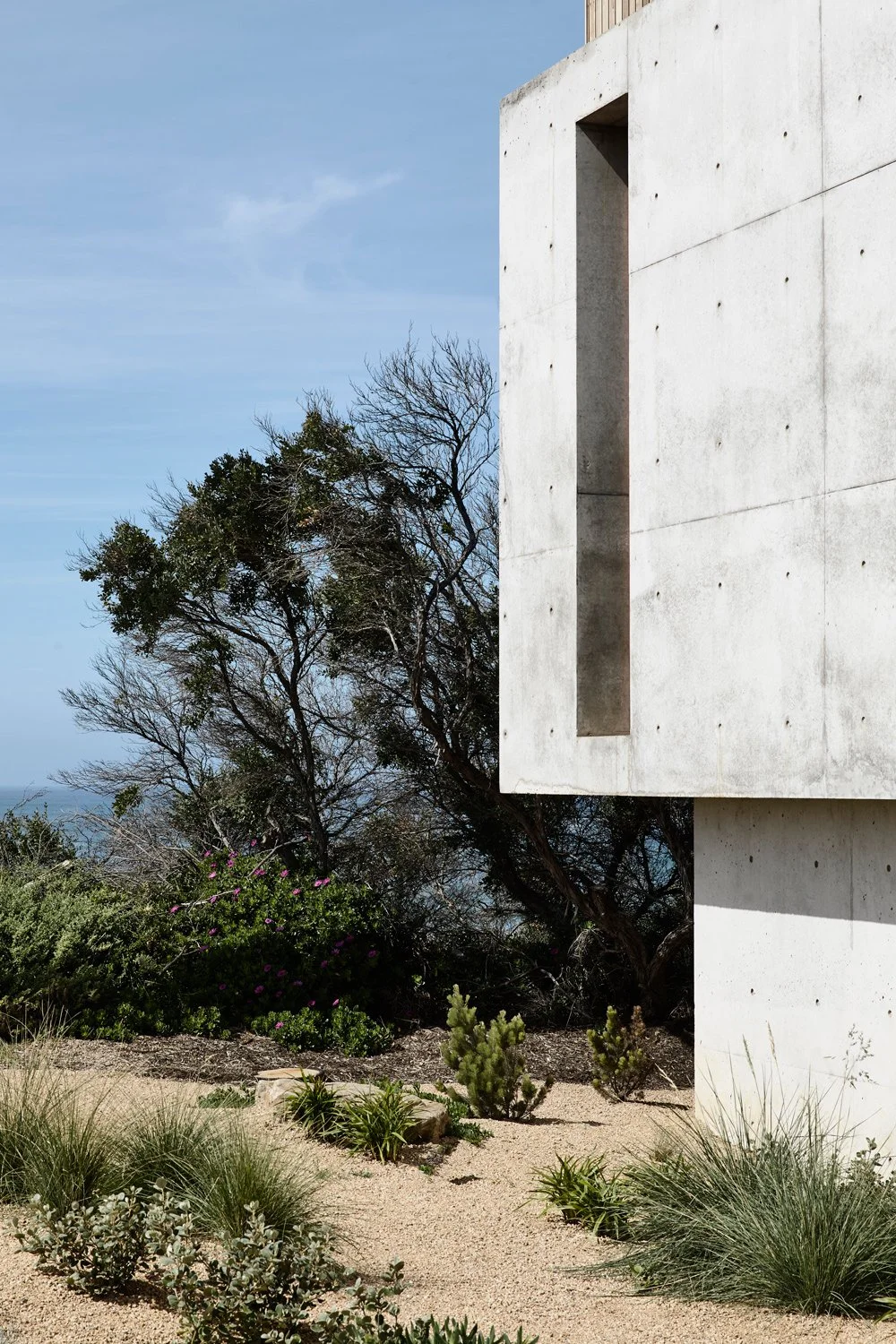 Rugged-Yet-Refined-Cliff-House-by-Auhaus-Architecture-Ocean-Grove-VIC-Australia-image-030.jpg