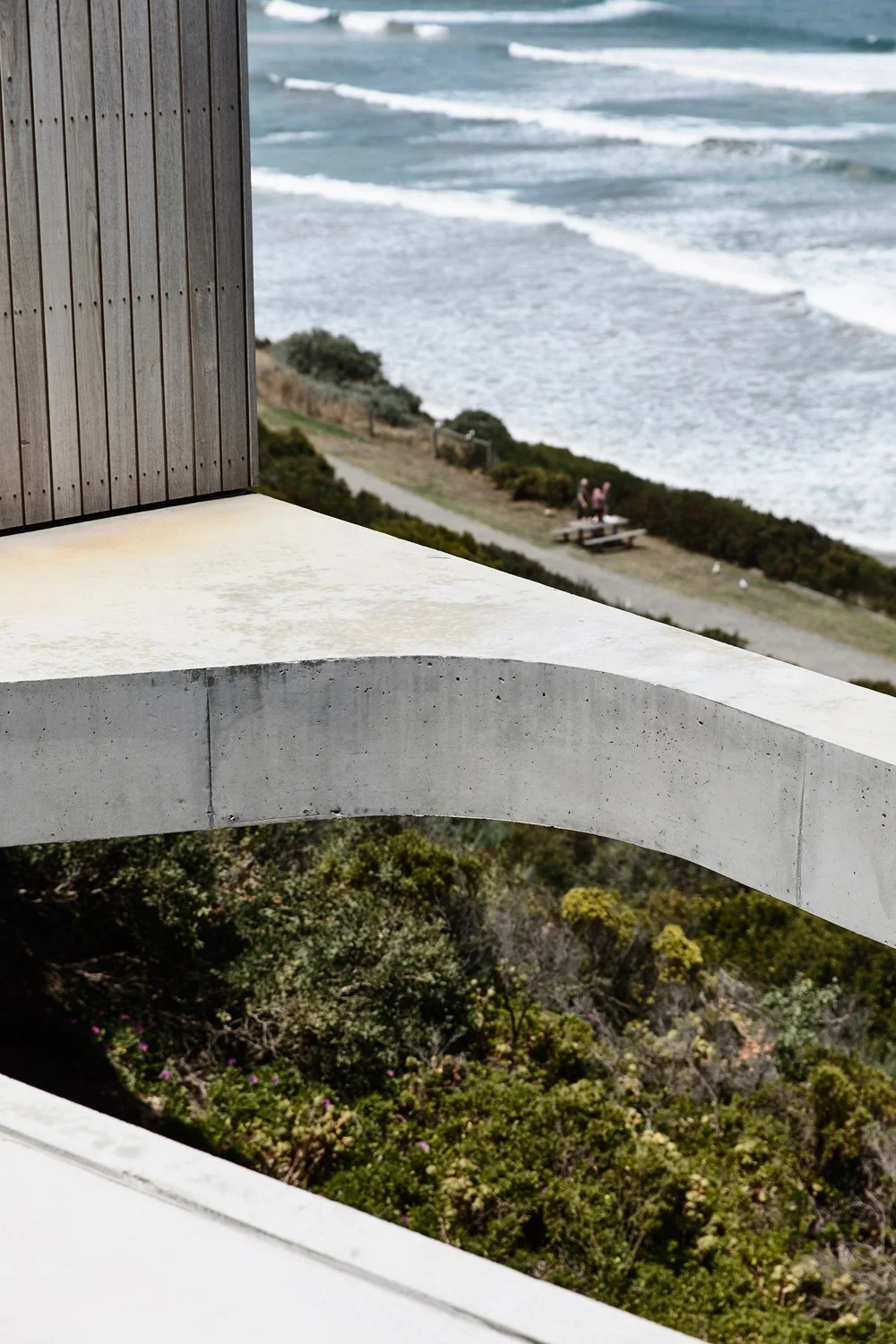 Rugged-Yet-Refined-Cliff-House-by-Auhaus-Architecture-Ocean-Grove-VIC-Australia-image-065.jpg