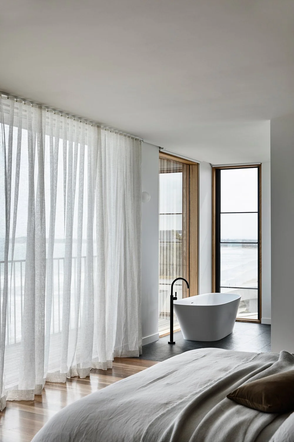 Rugged-Yet-Refined-Cliff-House-by-Auhaus-Architecture-Ocean-Grove-VIC-Australia-image-104.jpg