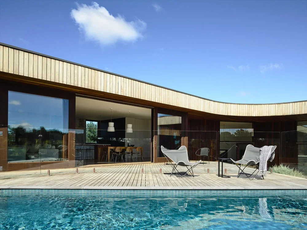 beach-courtyard-house.webp