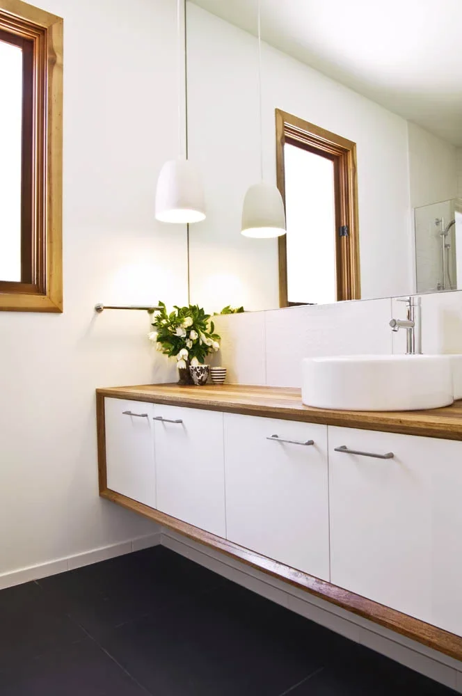 barwon-heads-house-bathroom.webp