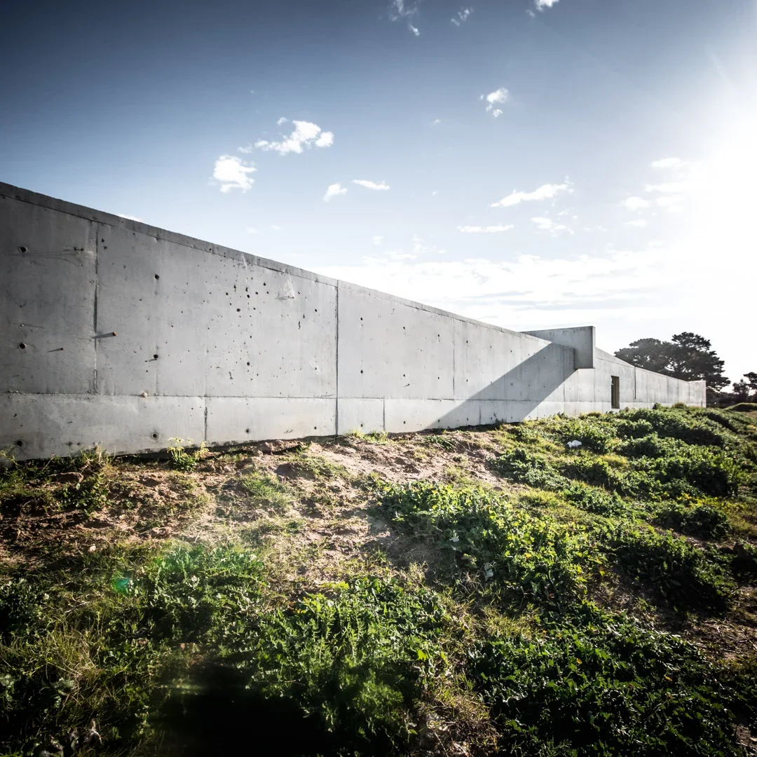 bank-concrete-house-4.webp