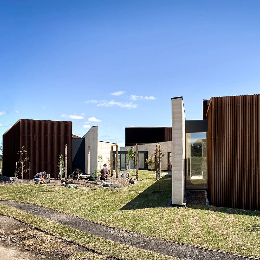 freshwater-rammed-earth-house-2.webp