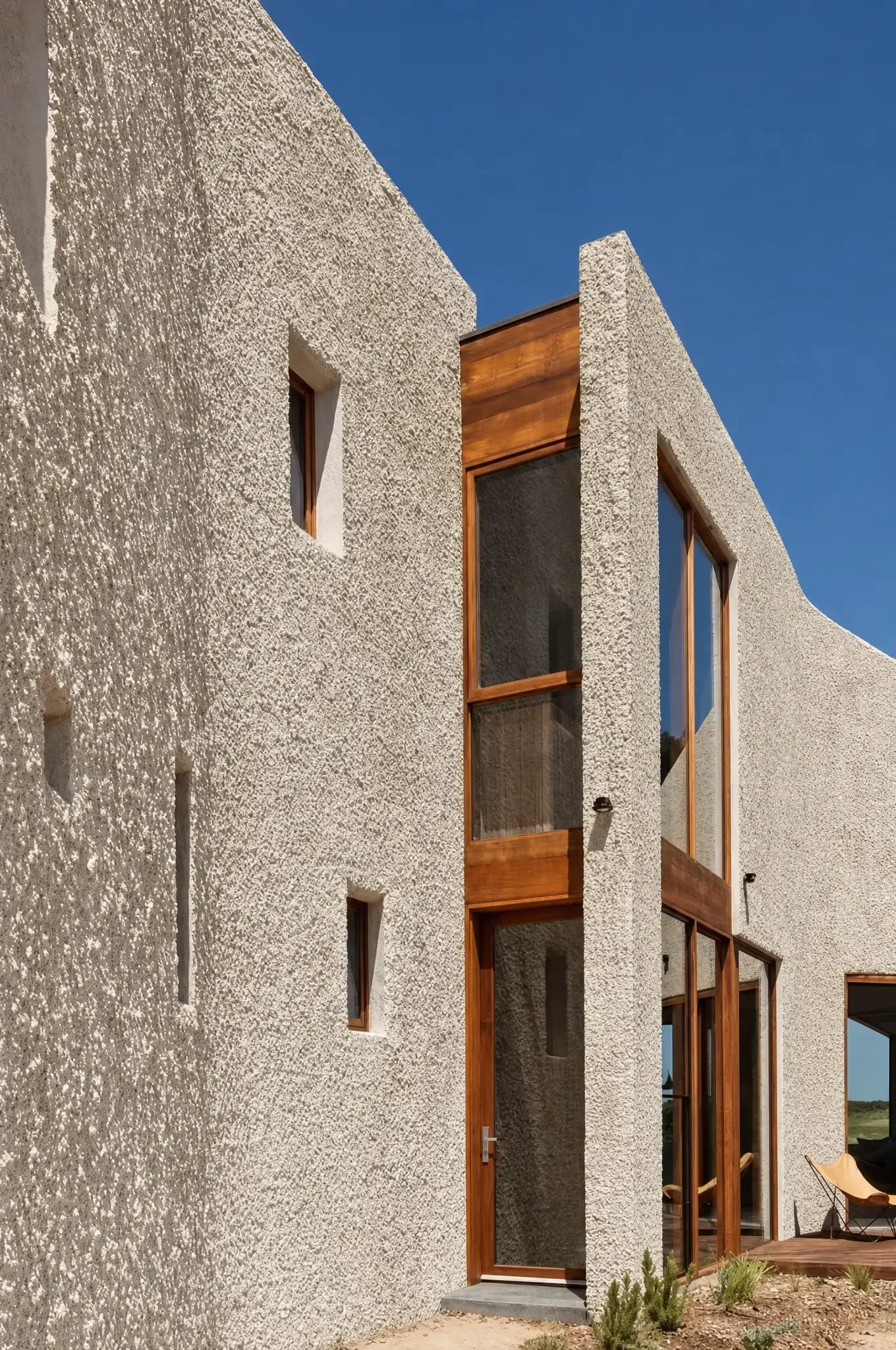 beach-brick-house-outdoor.webp