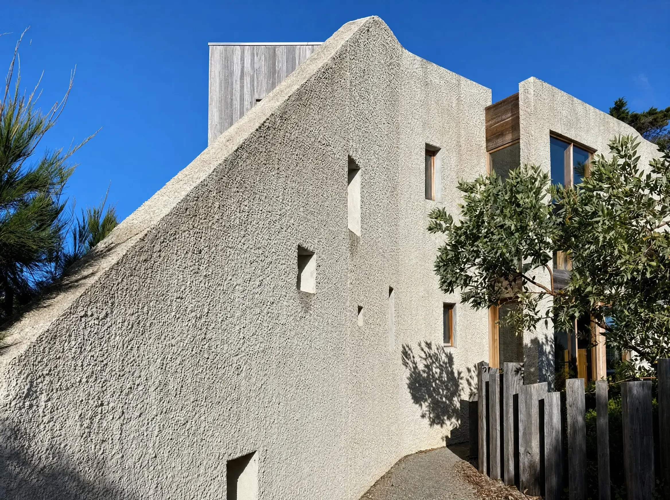 beach-brick-house-facade.webp