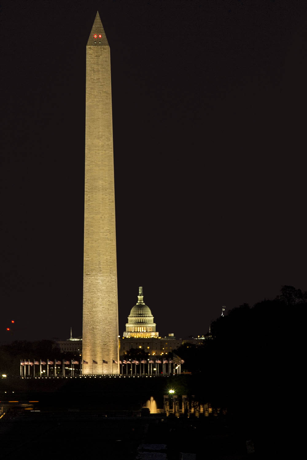 Nighttime Washington Monument.jpg