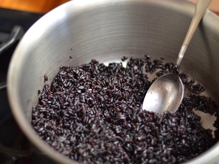 Anti-inflammatory forbidden black rice