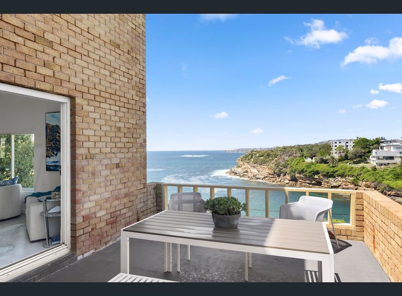 BALCONY.jpg