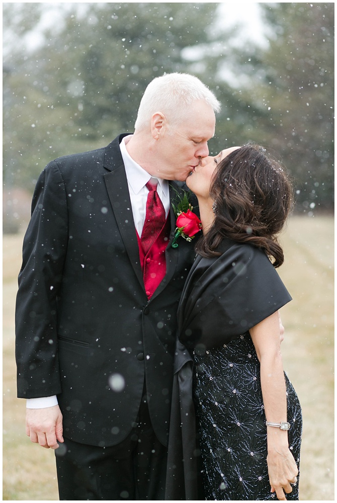 Snowy groomsmen portraits