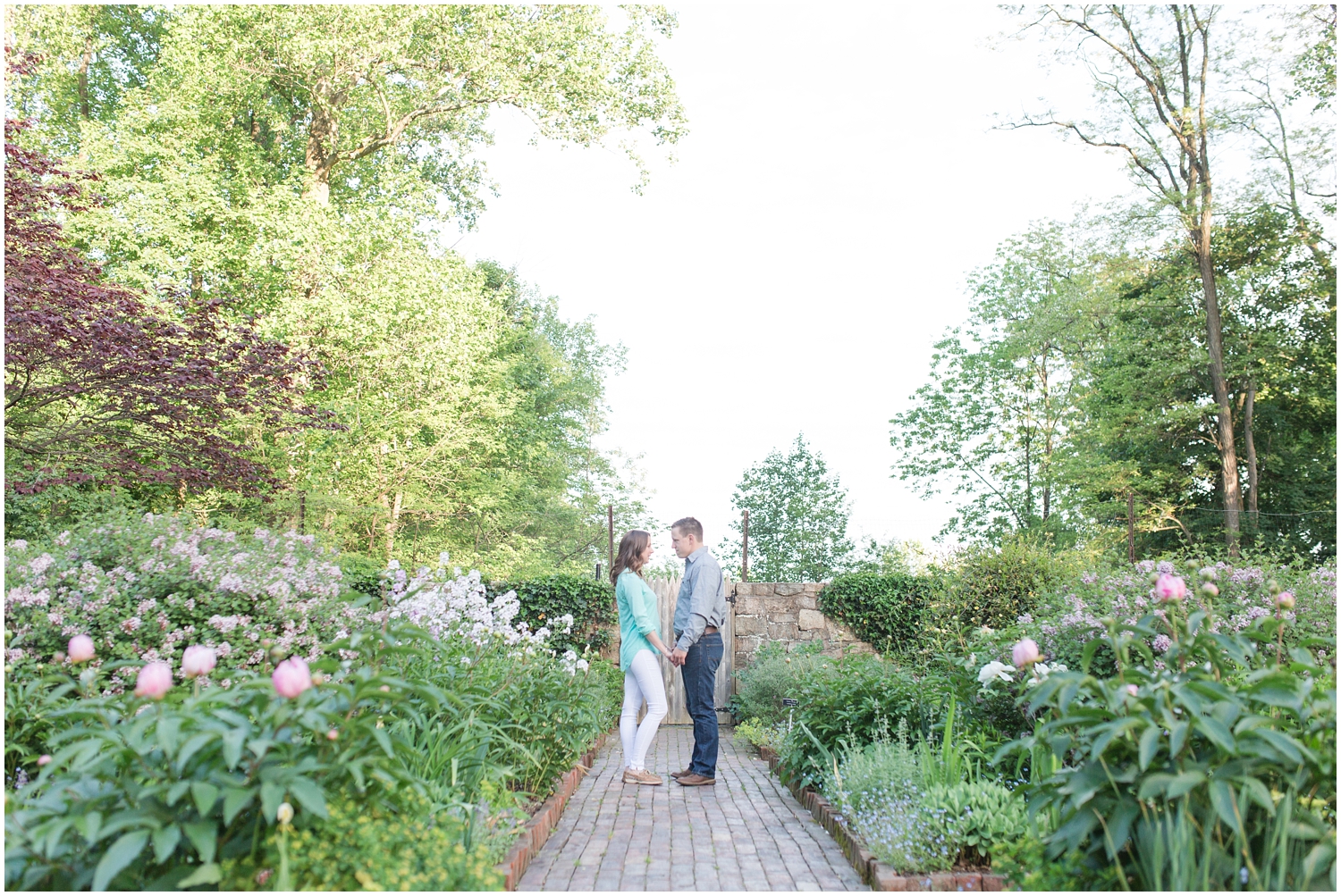 CrossEstateGardensEngagementPhotos_0129.jpg