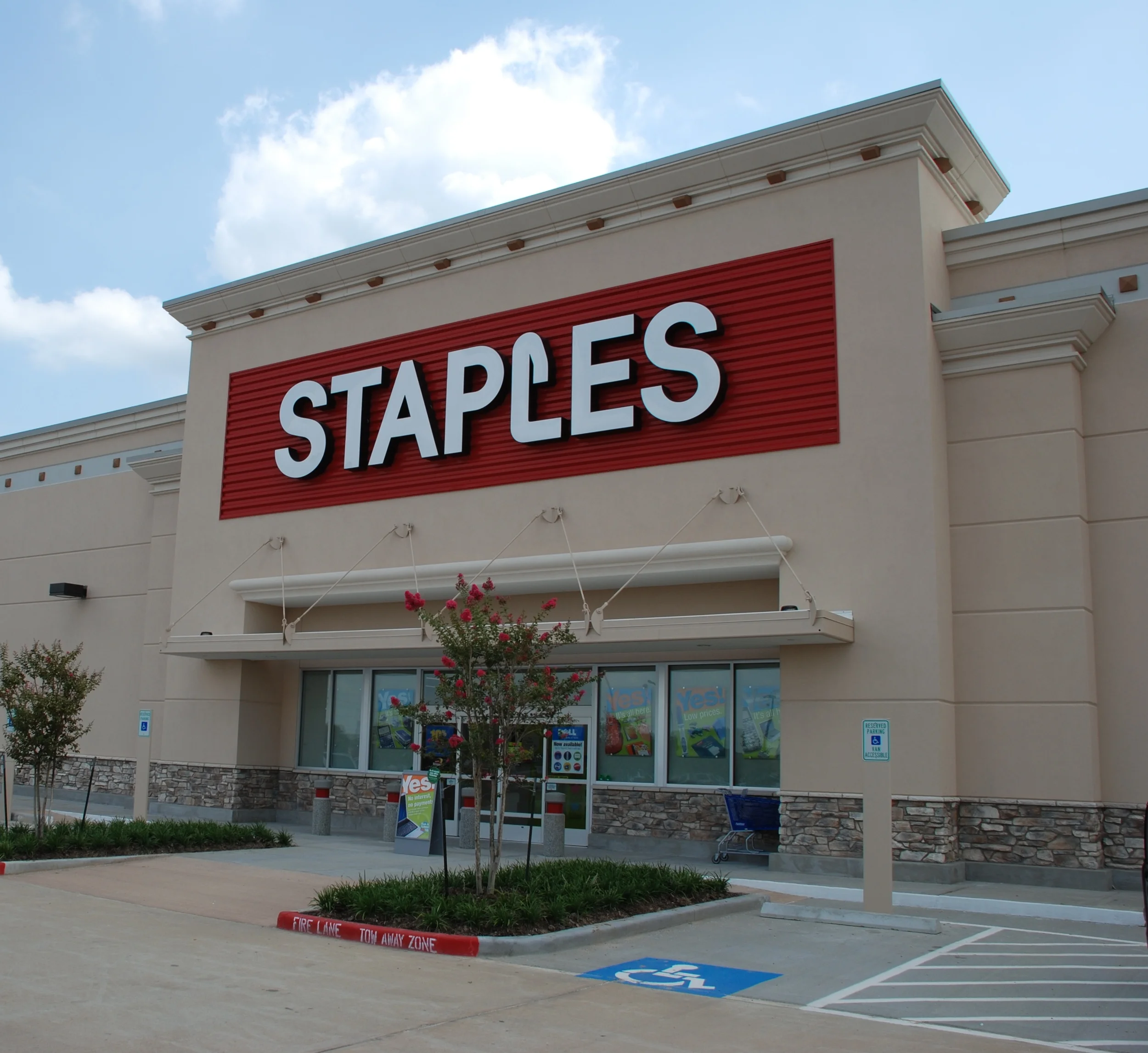 Staples CR002.JPG