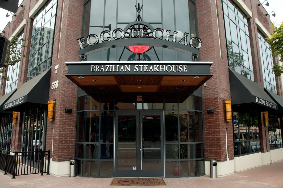 Fogo de
Chao’s newest West Coast location resides in the historic Gaslamp Quarter,
perfectly situated to serve San Diegans and visitors as they enjoy the sights,
sounds and festivals held in this exuberant district, home to some of the
city's finest restaurants, pubs, nightclubs, retails shops, theaters & art
galleries. Beautiful private and semi-private rooms accommodate group dining
needs from business meetings and presentations to family events and
celebrations.