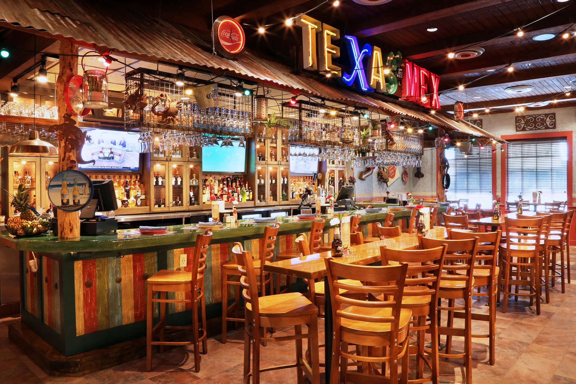 Bar 1.jpg