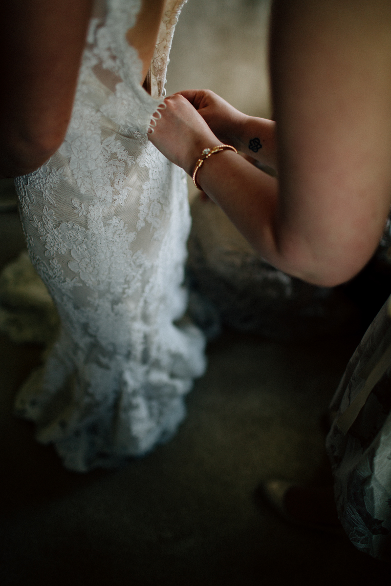 chip and melissa snowhill country club wedding-11.jpg