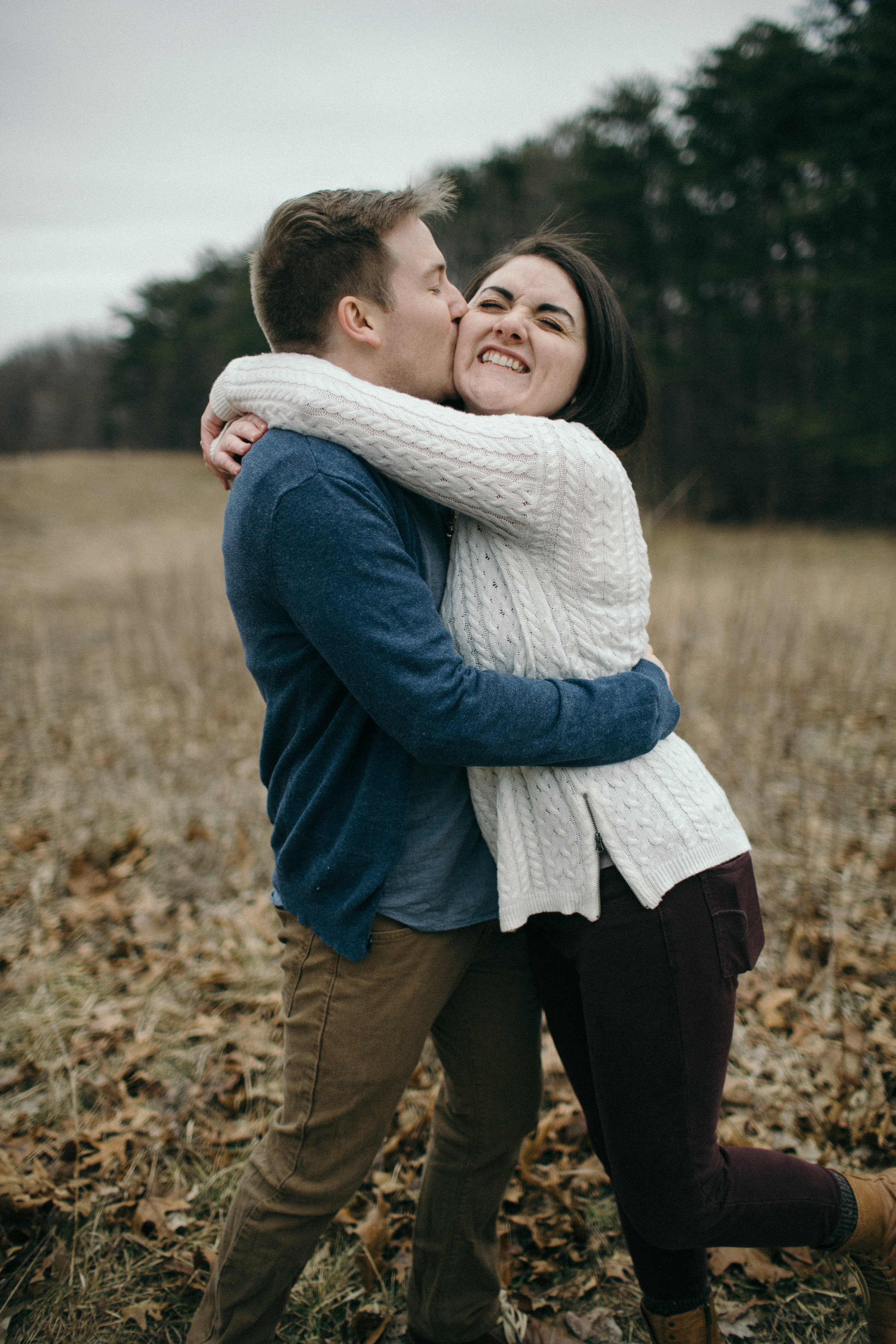 jake and krysti cincinnati ohio engagement photographer sarah rose hocking hills