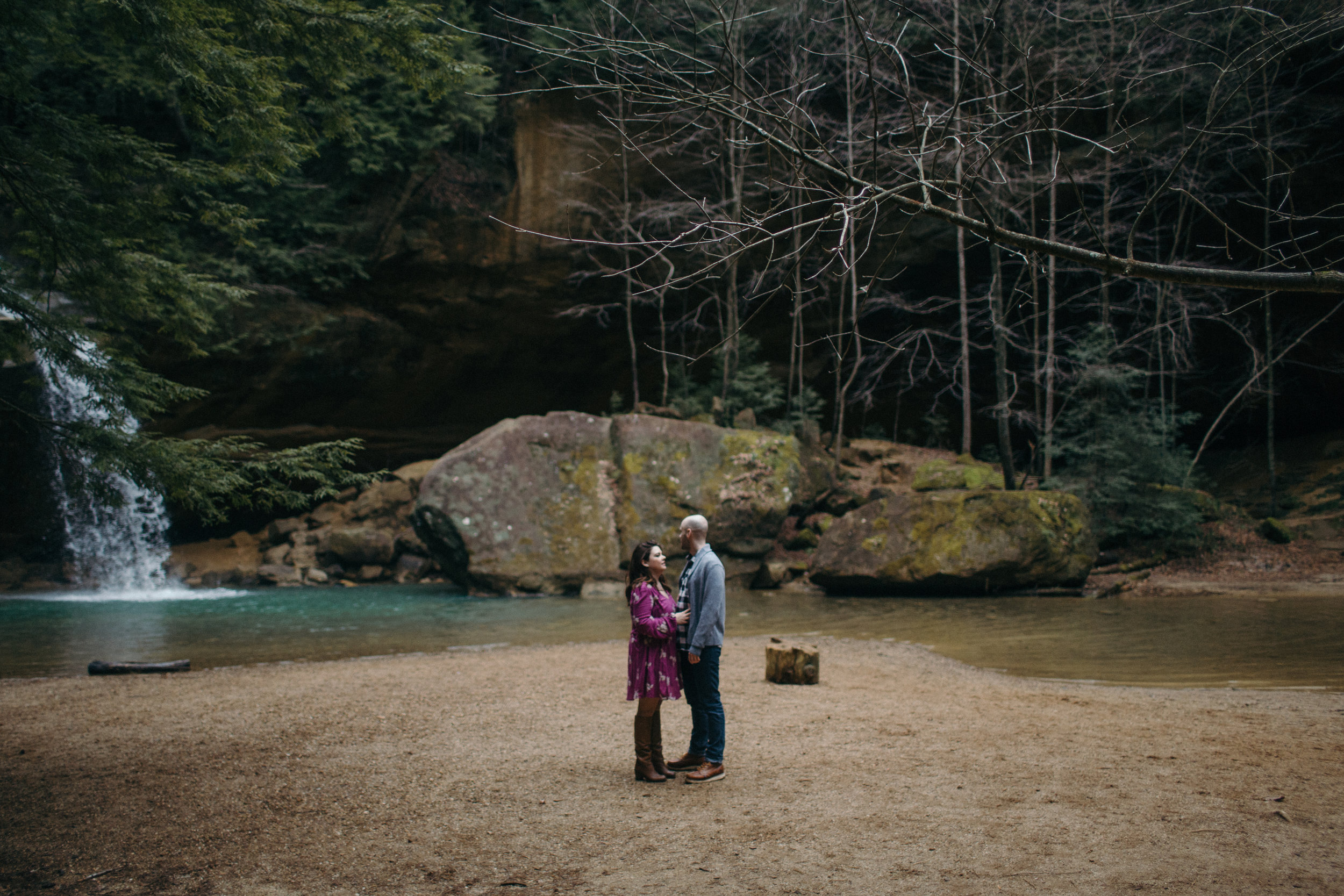 jake and krysti columbus ohio wedding photographer sarah rose hocking hills