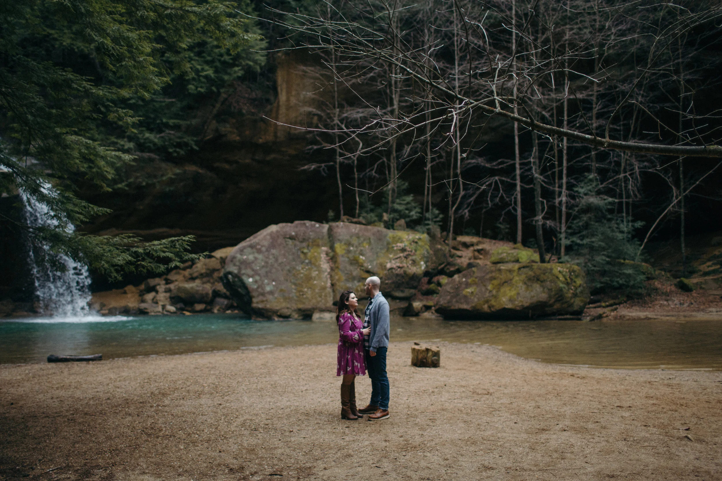 jake and krysti columbus ohio wedding photographer sarah rose hocking hills